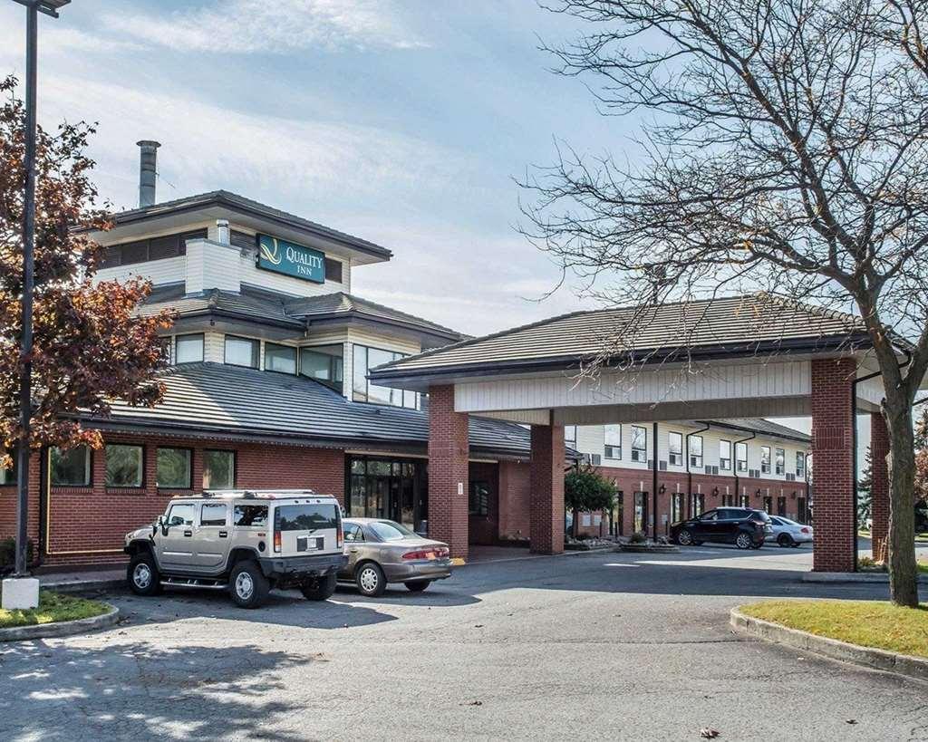 Days Inn By Wyndham Barrie Dış mekan fotoğraf