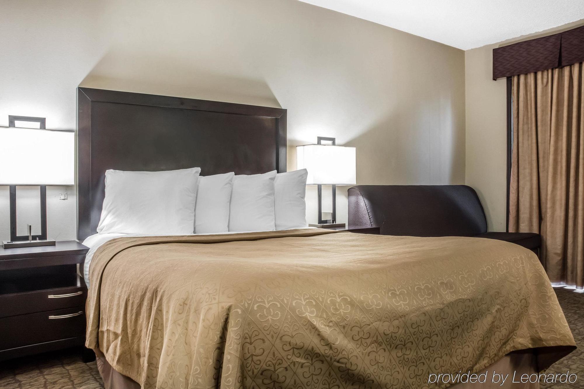 Days Inn By Wyndham Barrie Dış mekan fotoğraf