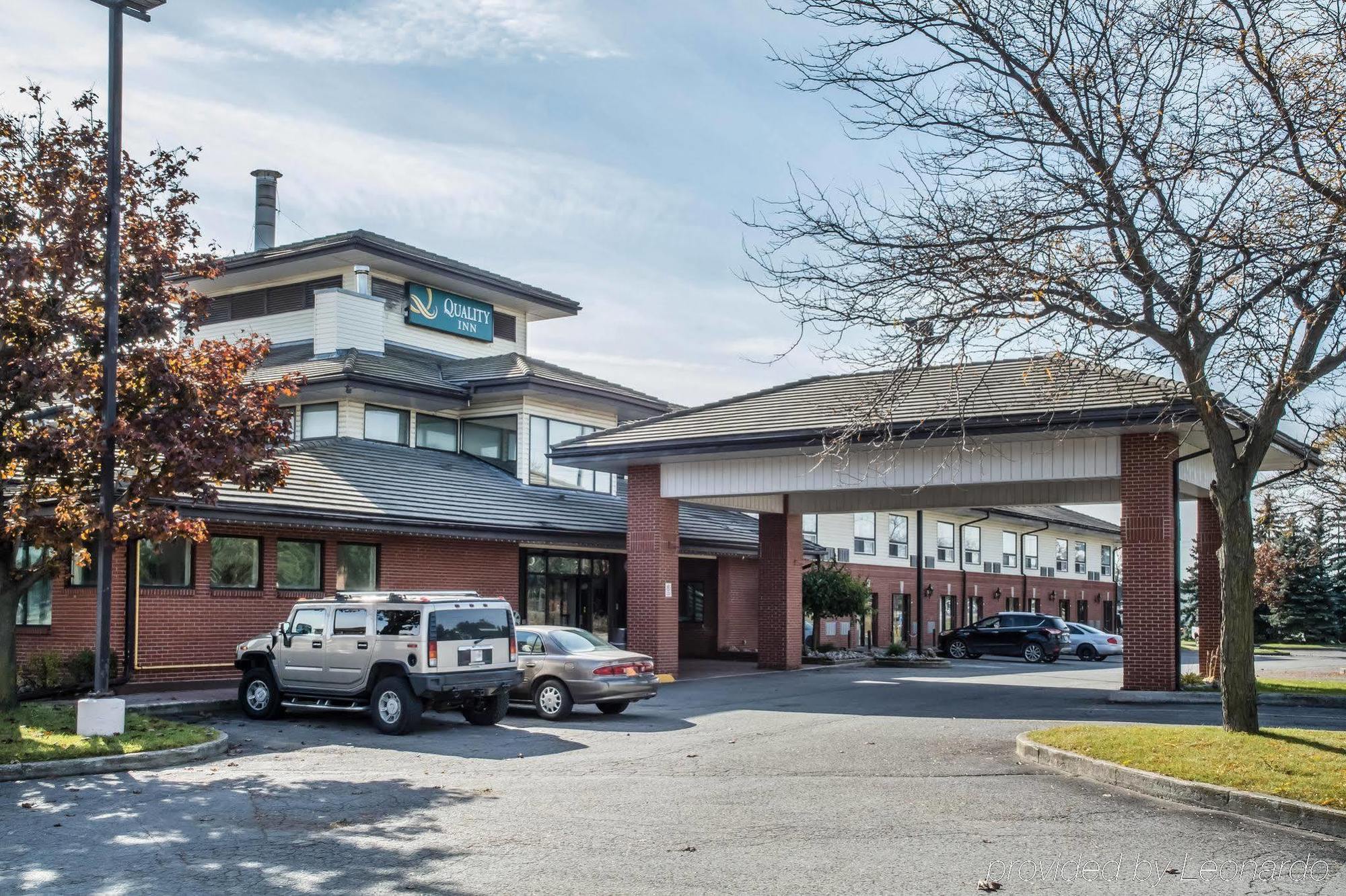 Days Inn By Wyndham Barrie Dış mekan fotoğraf